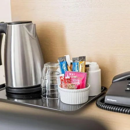 Western Leto Arena מלון